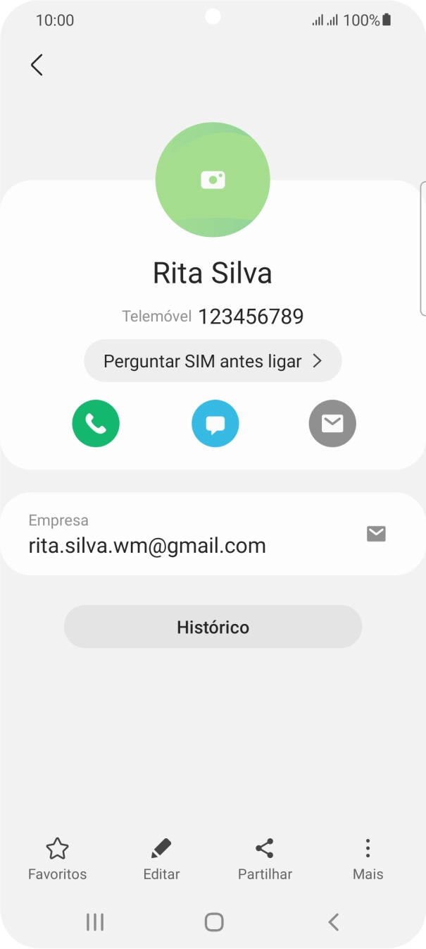 Prima o ícone de chamada junto ao cartão SIM pretendido.