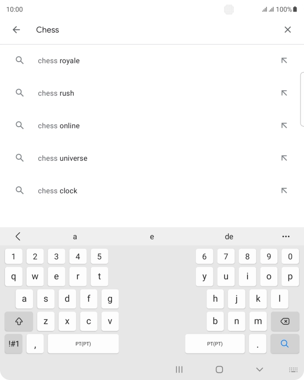 Introduza o nome ou categoria da app pretendida e prima o ícone para pesquisar.