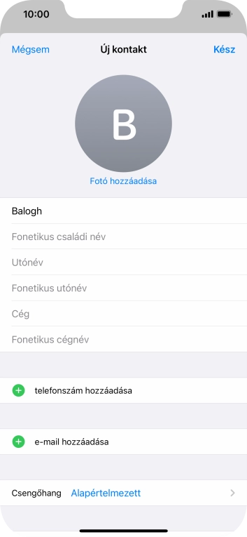 Kattints az Utónév mezőre, és írd be a kívánt utónevet.