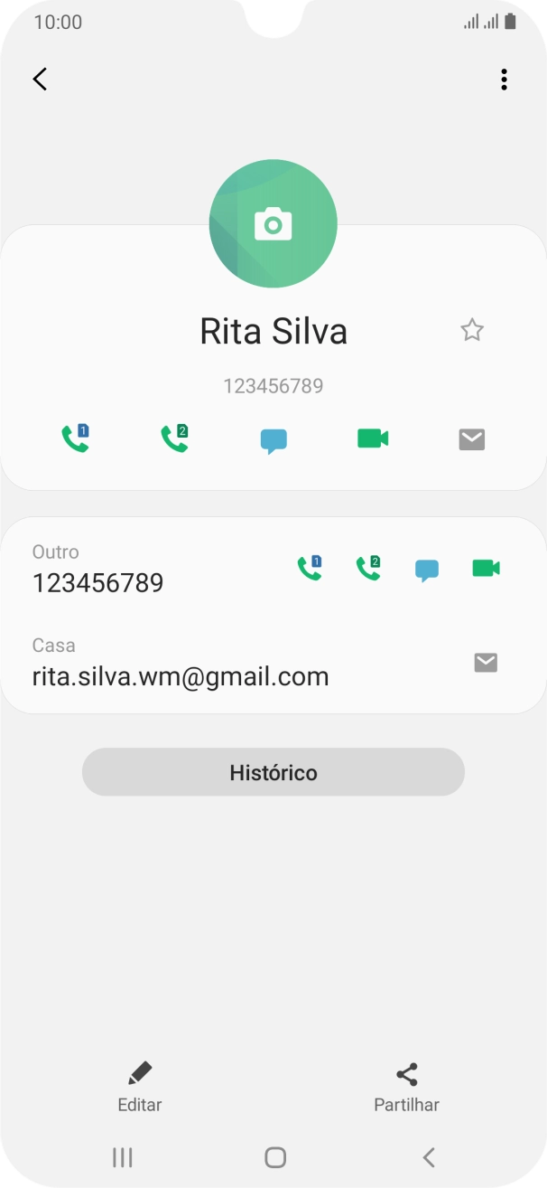 Prima o ícone de chamada junto ao cartão SIM pretendido.
