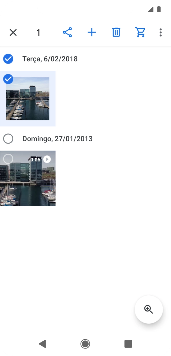 Prima as imagens ou vídeos pretendidos para os selecionar.