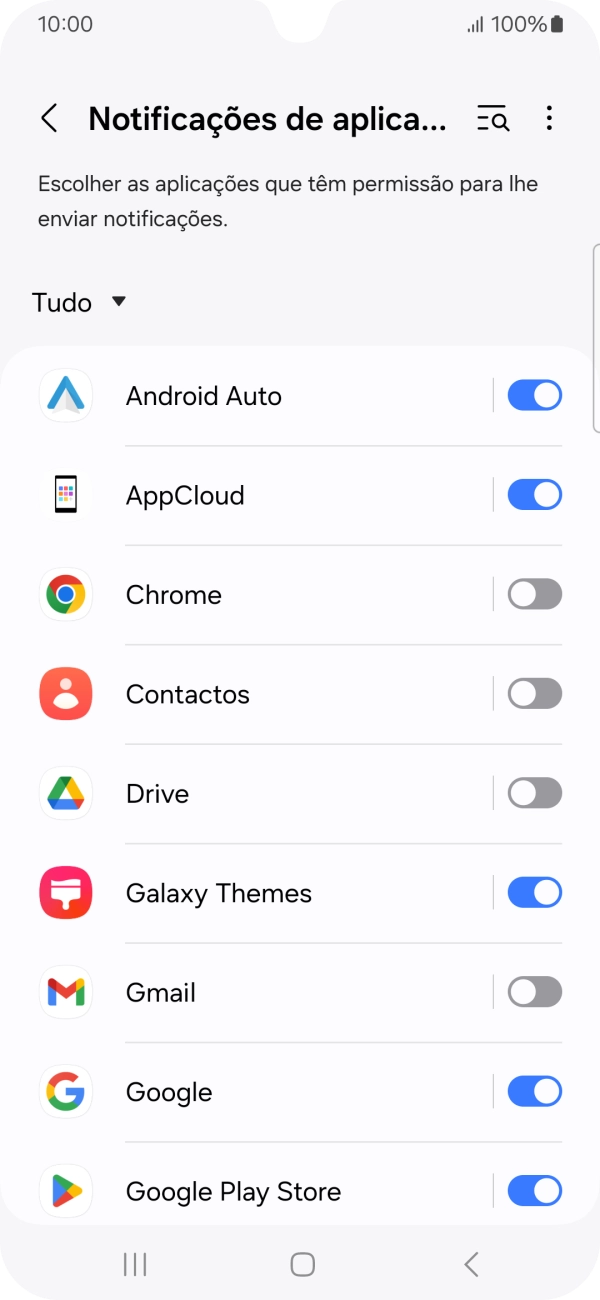 Prima a lista suspensa.