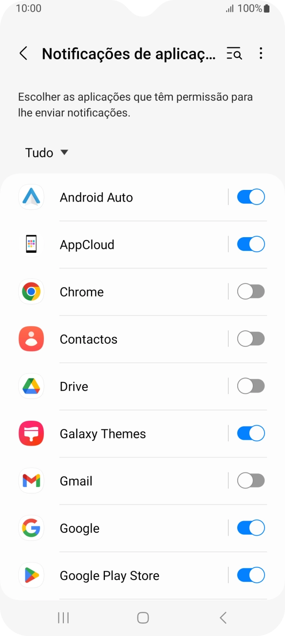 Prima a lista suspensa.