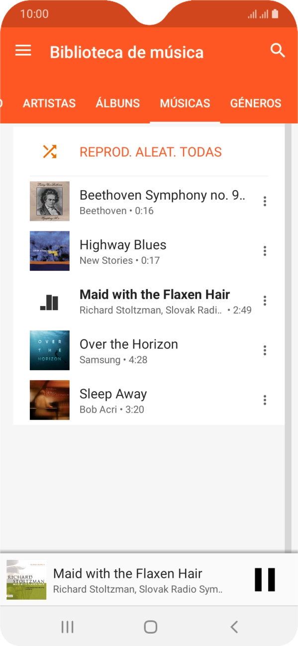 Prima o título da música na parte inferior do ecrã.