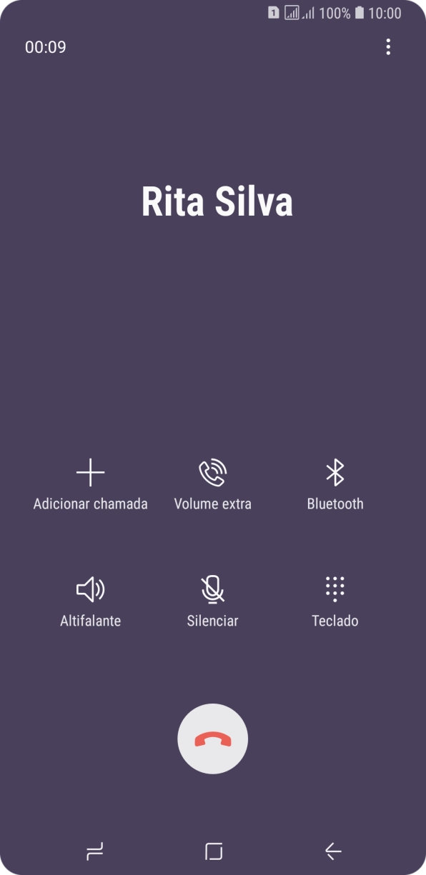 Prima o ícone para terminar a chamada.