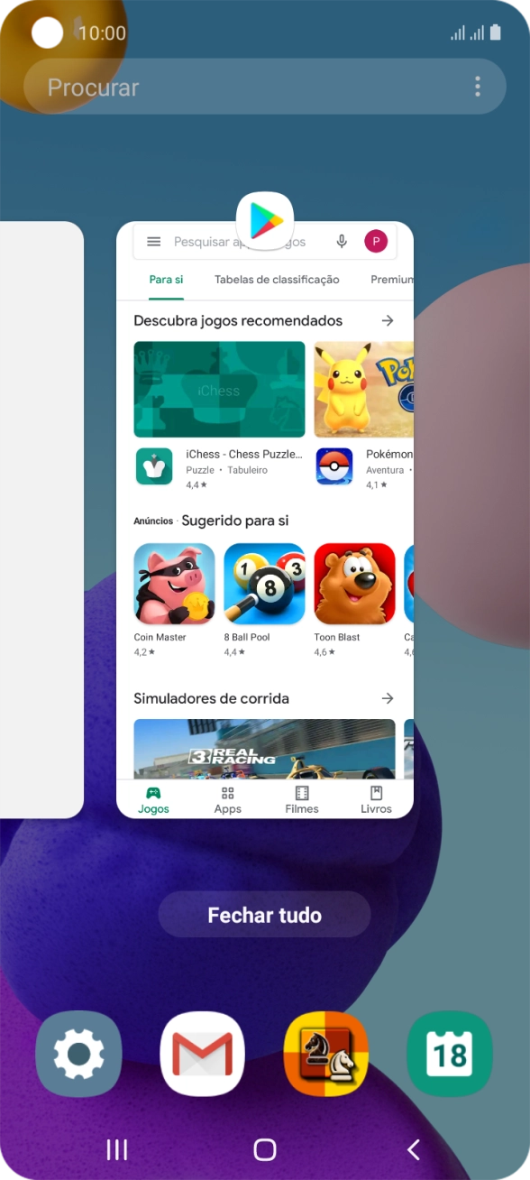 Para terminar uma aplicação em curso, deslize o dedo para cima na aplicação pretendida.