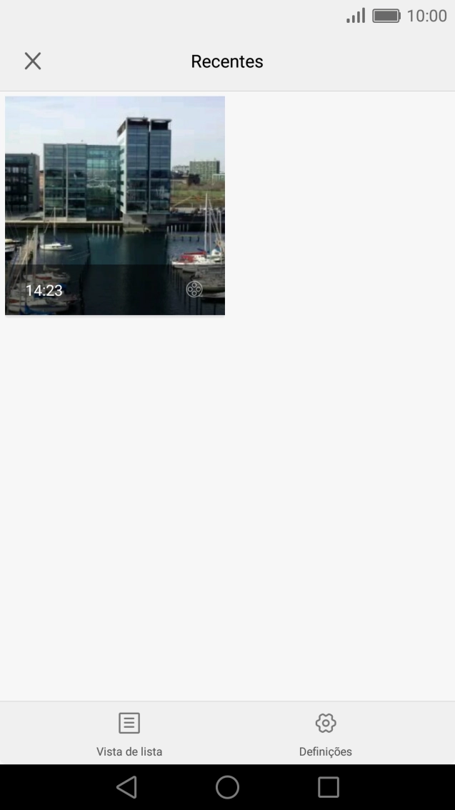 Deslize o dedo sobre o ecrã da esquerda para a direita.