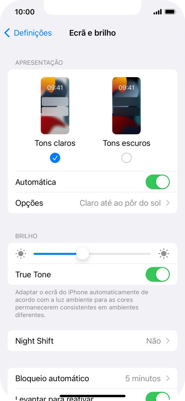 Quando ativar a função, prima Opções e siga as indicações no ecrã para escolher o período pretendido para o Modo Escuro.