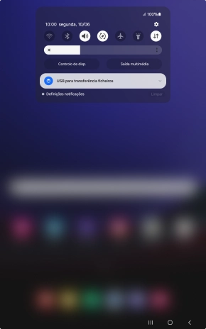 Prima a lista suspensa.
