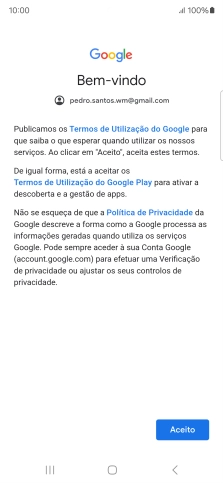 Prima Aceito e siga as indicações no ecrã para escolher as definições da conta Google.