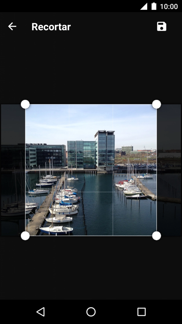 Arraste a moldura até à posição pretendida para escolher a secção desejada e prima o ícone para guardar.