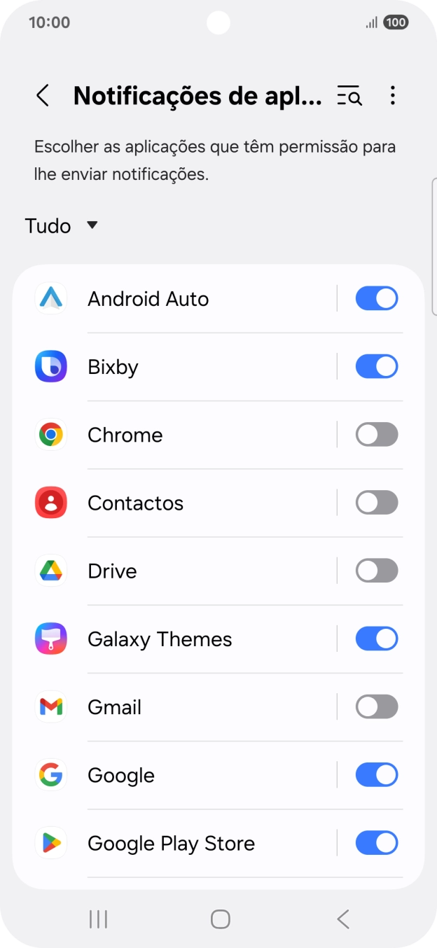 Prima a lista suspensa.
