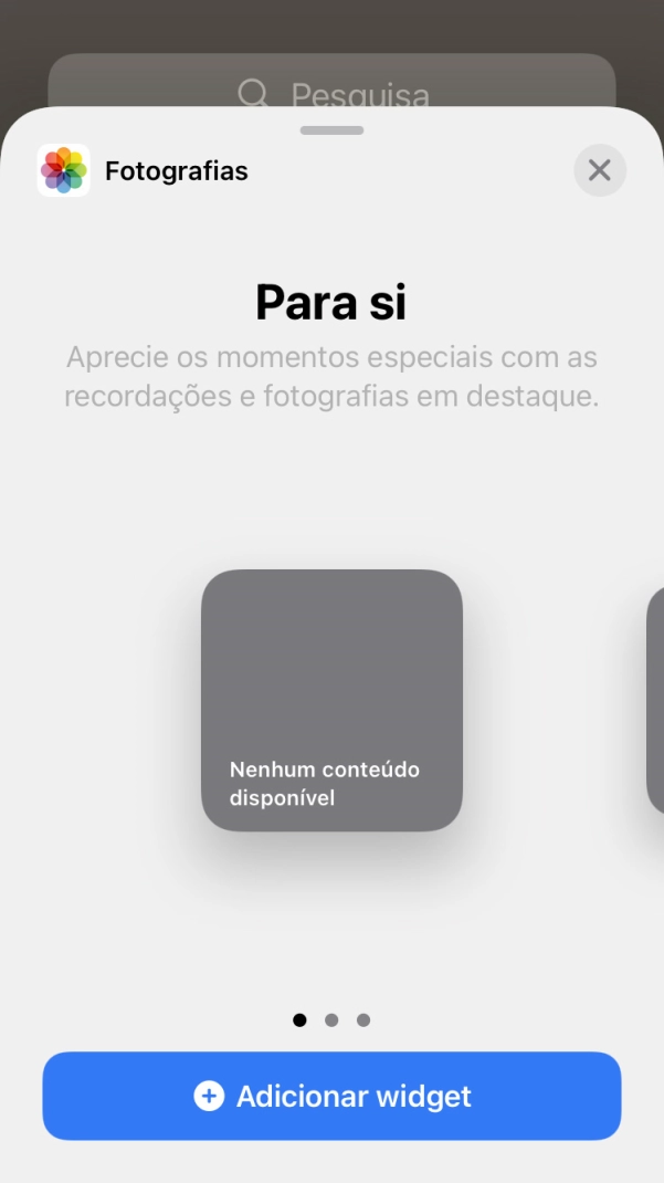 Para escolher a dimensão pretendida para o widget, deslize o dedo para a direita ou para a esquerda sobre o ecrã.