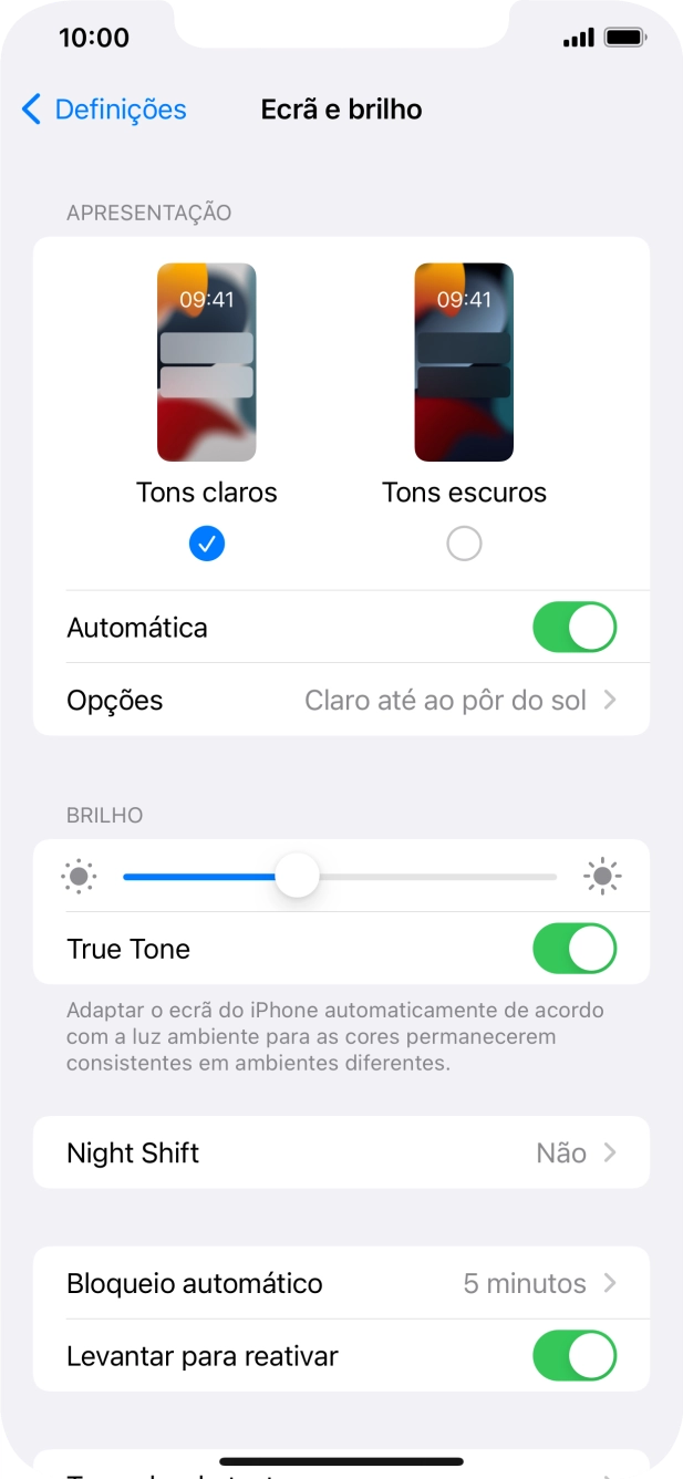Quando ativar a função, prima Opções e siga as indicações no ecrã para escolher o período pretendido para o Modo Escuro.