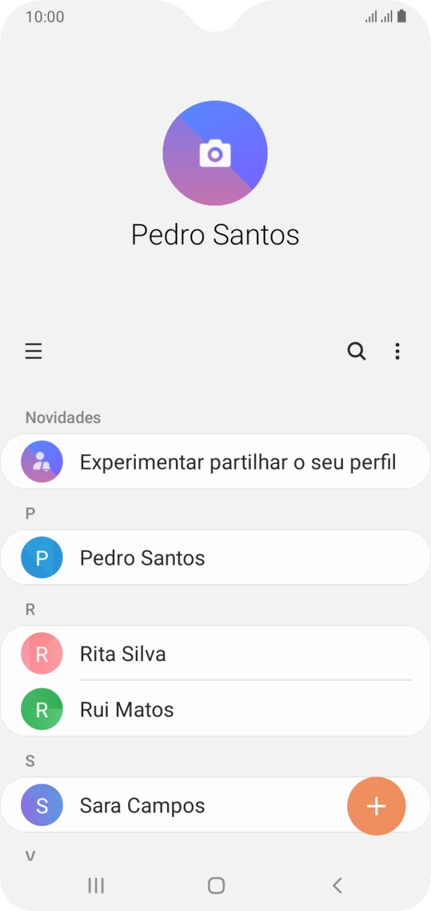 Prima o ícone de novo contacto.