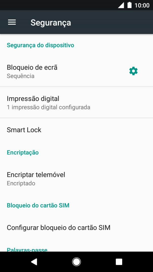 Prima Bloqueio de ecrã e introduza o código de bloqueio do telefone atual.