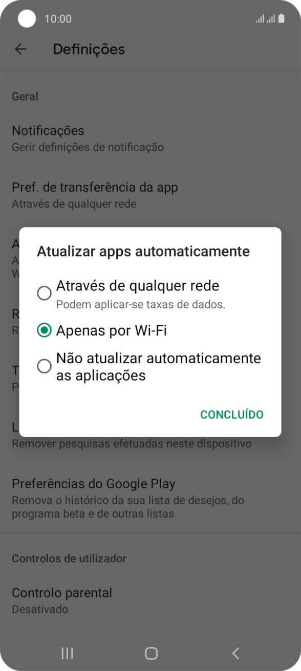 Para ativar a atualização automática de apps via redes móveis, prima Através de qualquer rede.