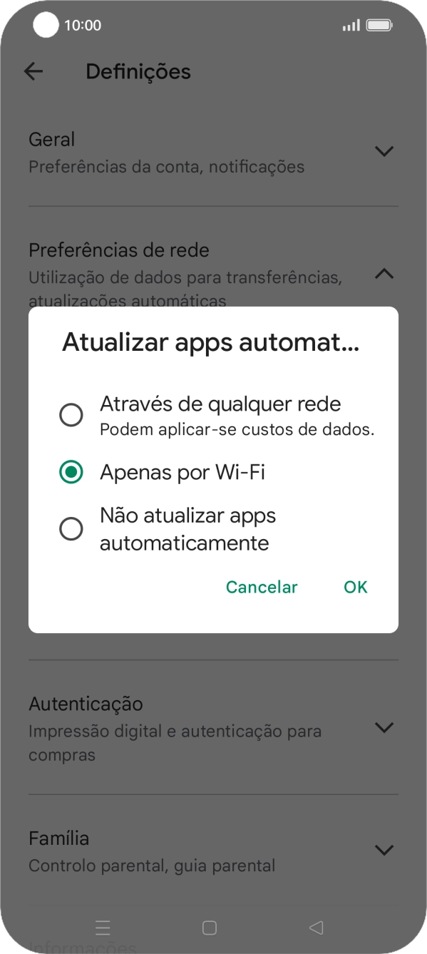 Para ativar a atualização automática de apps via redes móveis, prima Através de qualquer rede.