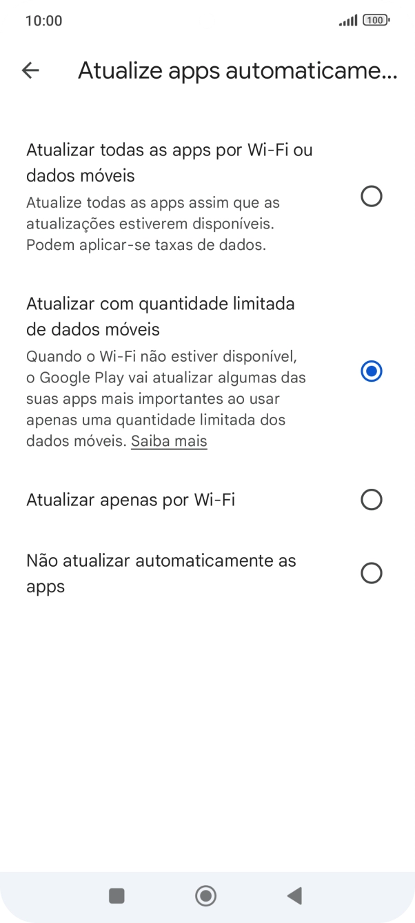 Para ativar a atualização automática de apps via redes móveis, prima Atualizar todas as apps por Wi-Fi ou dados móveis.