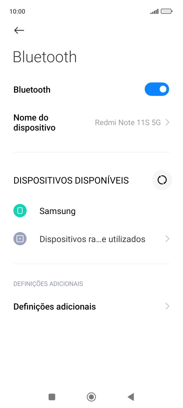 Prima o dispositivo Bluetooth pretendido e siga as indicações no ecrã para emparelhar o dispositivo pretendido com o telefone.