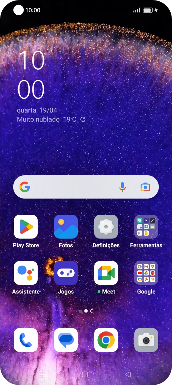 Quando o ícone de bateria em carregamento for mostrado no ecrã, a bateria está em carregamento.