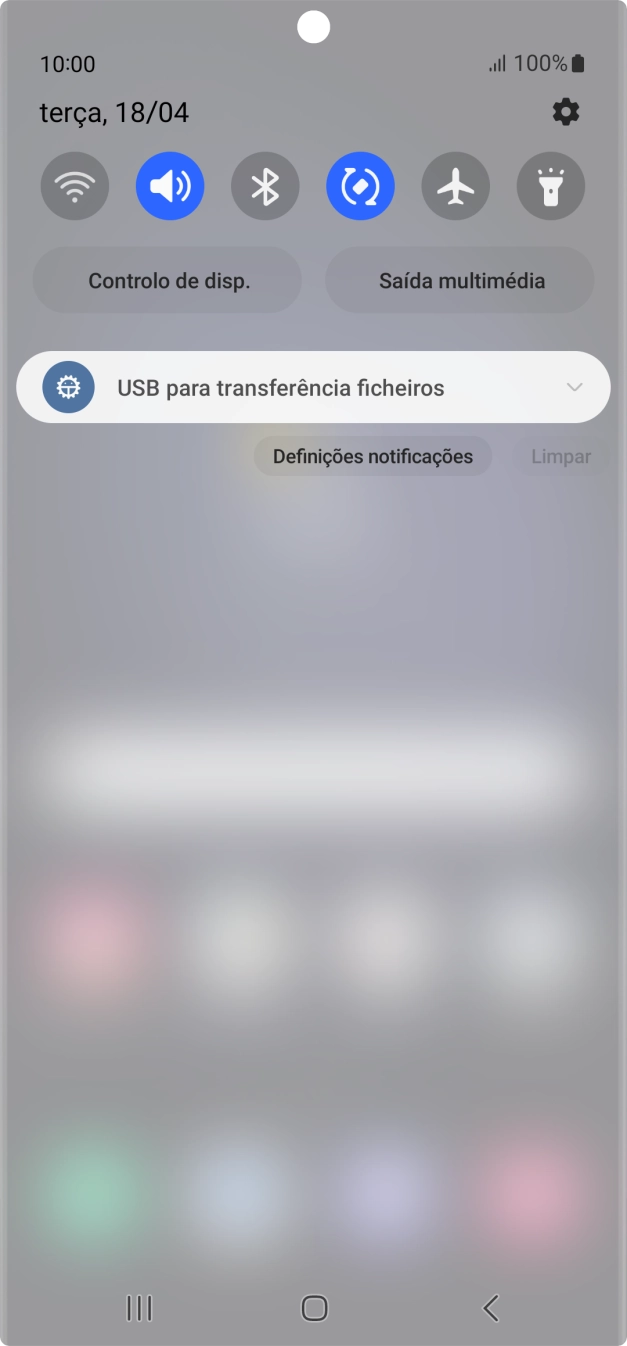 Prima a lista suspensa.