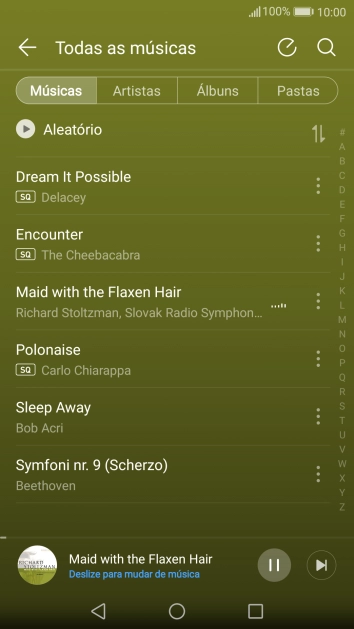 Prima o título da música na parte inferior do ecrã.