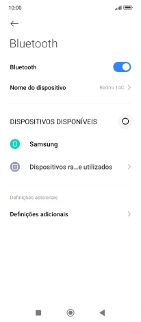 Prima o dispositivo Bluetooth pretendido e siga as indicações no ecrã para emparelhar o dispositivo pretendido com o telefone.
