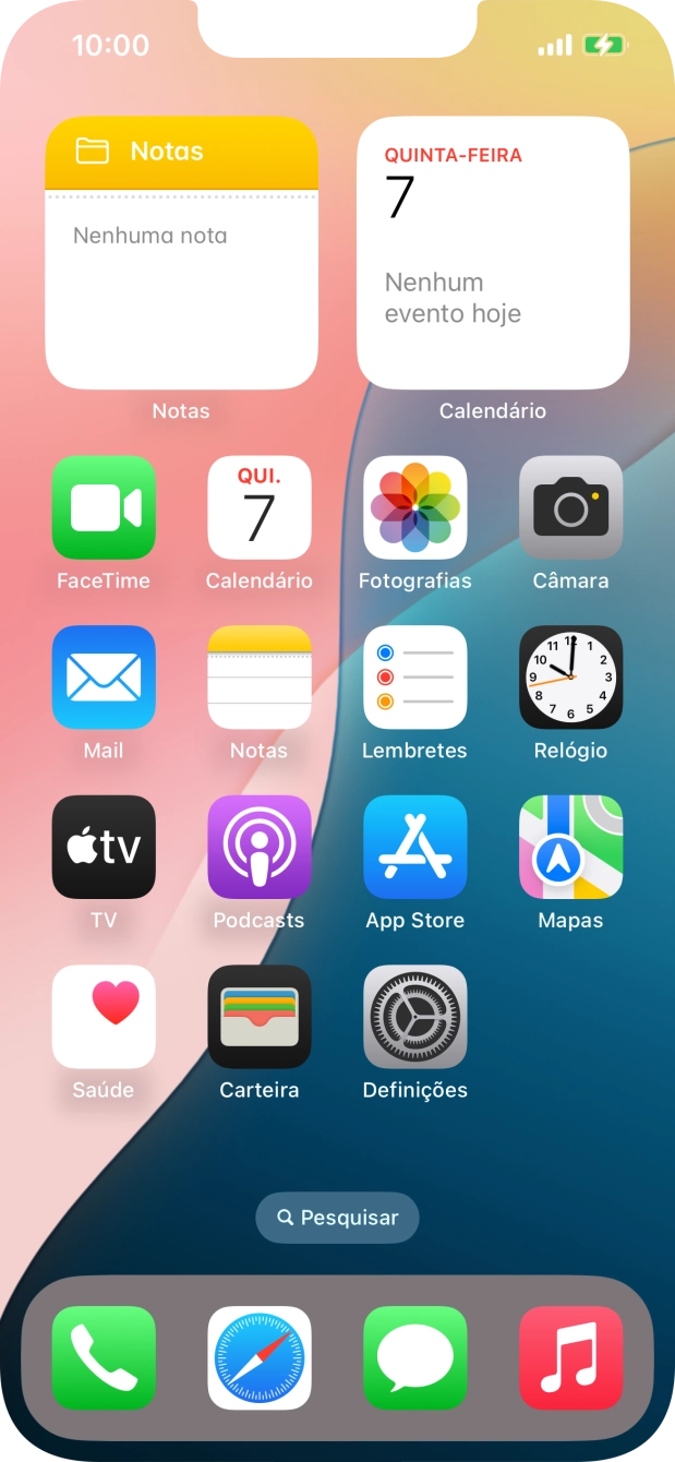 Quando o ícone de bateria em carregamento for mostrado no ecrã, a bateria está em carregamento.