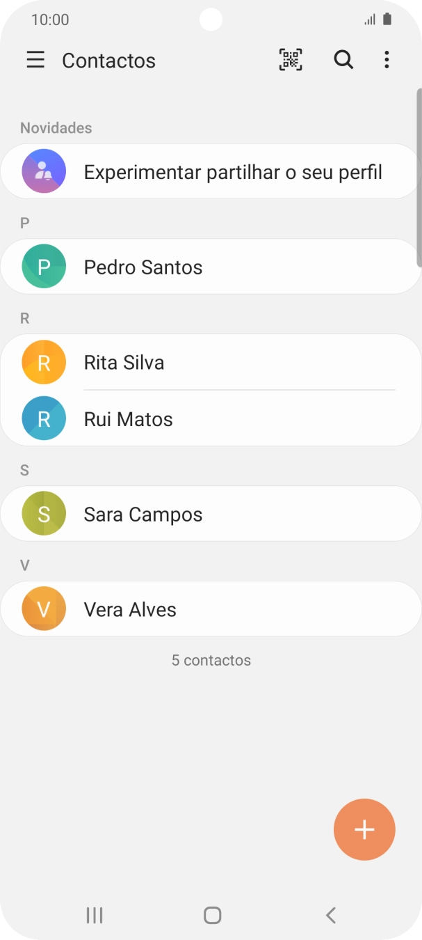 Prima o ícone de novo contacto.