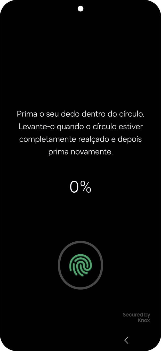Siga as indicações no ecrã para definir a impressão digital como código de bloqueio.