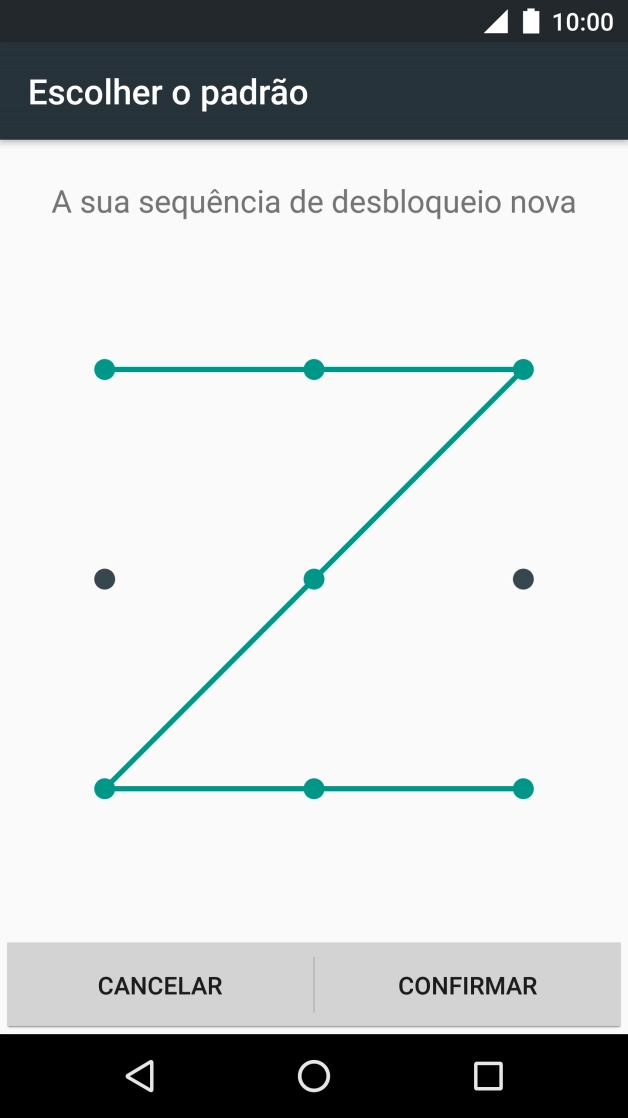 Repita o código de bloqueio do telefone escolhido e prima CONFIRMAR.