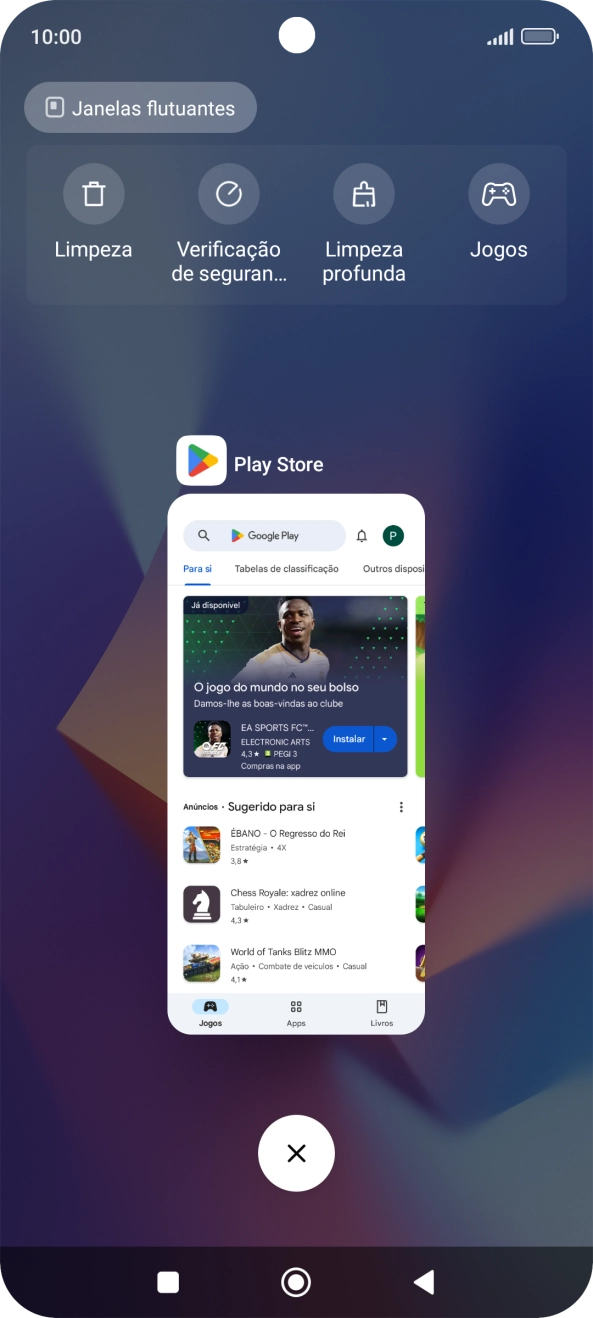 Para terminar uma aplicação em curso, deslize o dedo para a direita na aplicação pretendida.