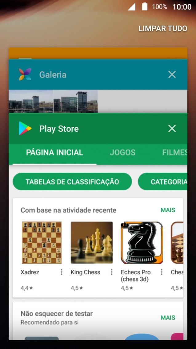 Para terminar uma aplicação em curso, deslize o dedo para a direita na aplicação pretendida.