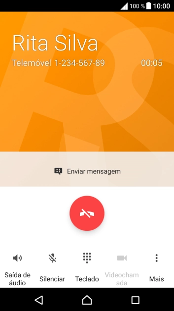 Prima o ícone para terminar a chamada.