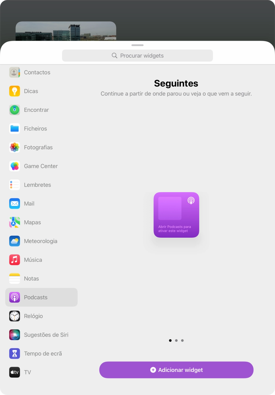 Para escolher a dimensão pretendida para o widget, deslize o dedo para a direita ou para a esquerda sobre o ecrã.