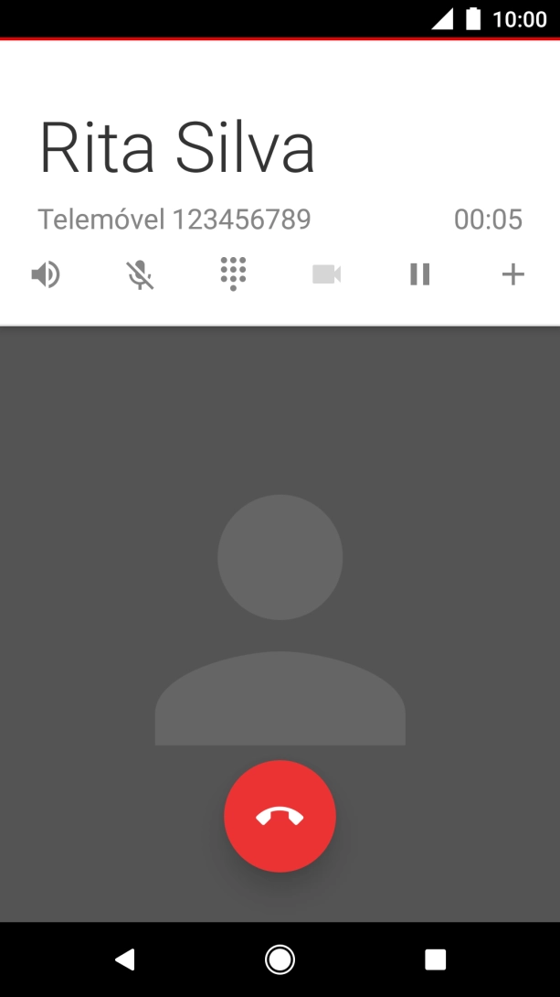 Prima o ícone para terminar a chamada.