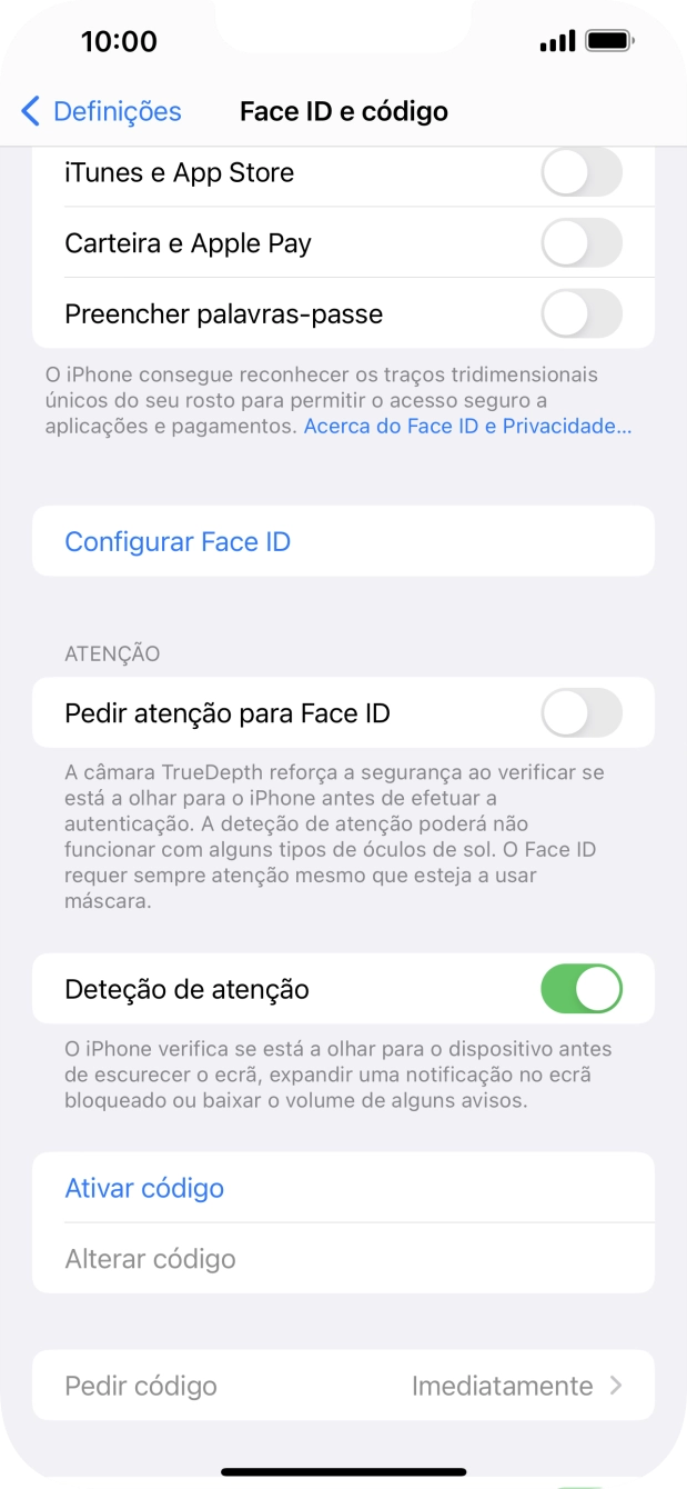 Prima Ativar código e introduza um código de bloqueio do telefone à escolha duas vezes de seguida.