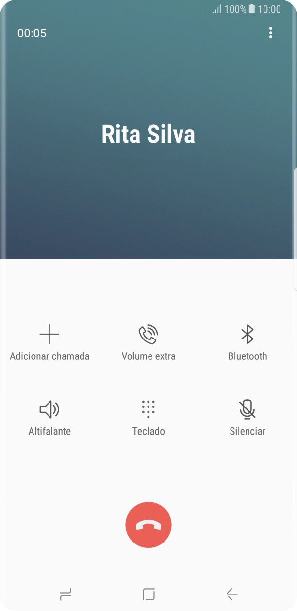Prima o ícone para terminar a chamada.