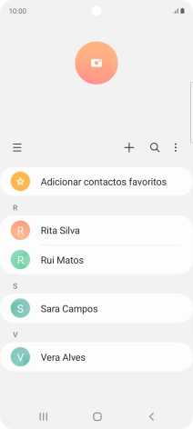 Deslize o dedo sobre o ecrã da esquerda para a direita.