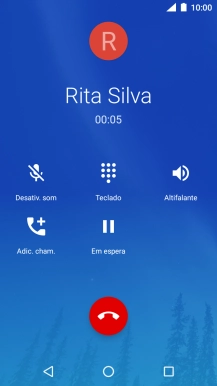 Prima o ícone para terminar a chamada.