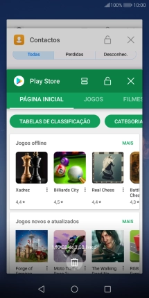 Para terminar uma aplicação em curso, deslize o dedo para a direita na aplicação pretendida.