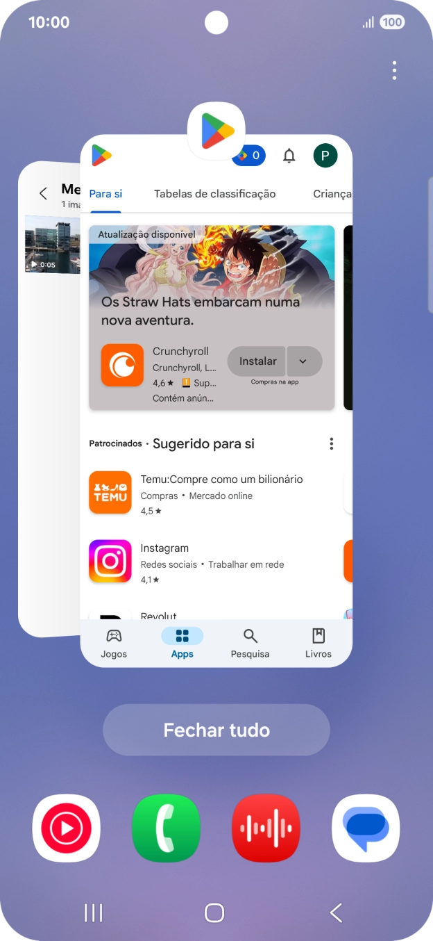 Para terminar uma aplicação em curso, deslize o dedo para cima na aplicação pretendida.