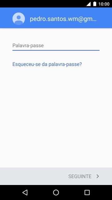 Prima o campo de escrita e introduza a password da sua conta Google.