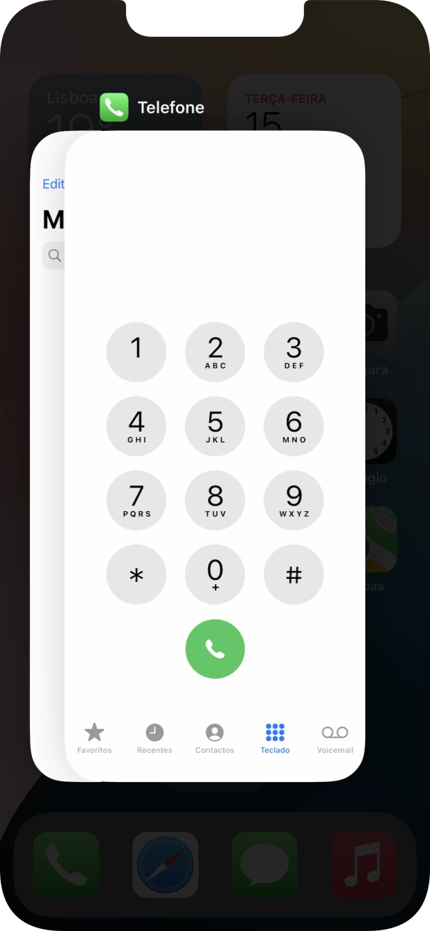 Deslize o dedo para cima sobre a aplicação pretendida para a terminar.