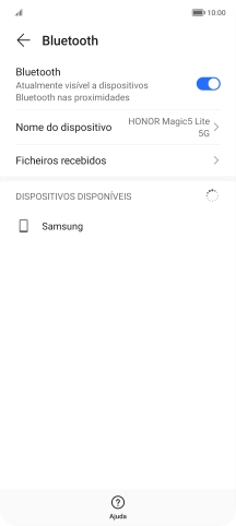 Prima o dispositivo Bluetooth pretendido e siga as indicações no ecrã para emparelhar o dispositivo pretendido com o telefone.
