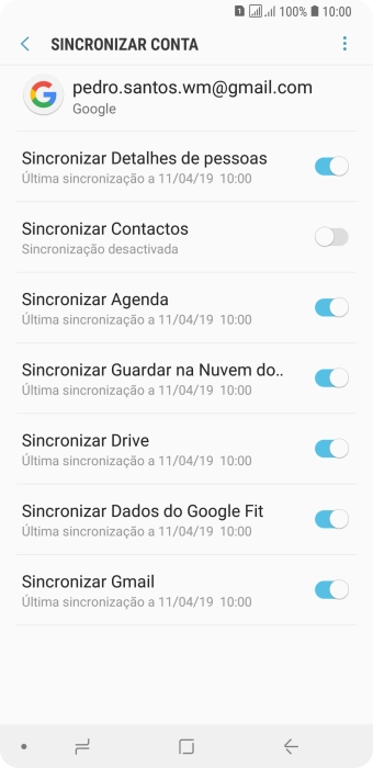 Prima o indicador junto a 