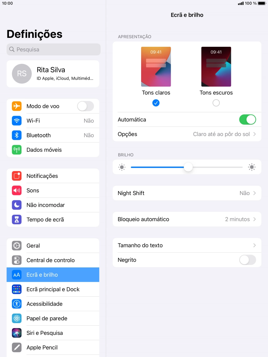 Quando ativar a função, prima Opções e siga as indicações no ecrã para escolher o período pretendido para o Modo Escuro.