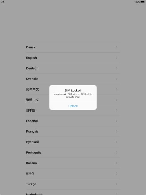 Se o cartão SIM estiver bloqueado, prima Unlock.