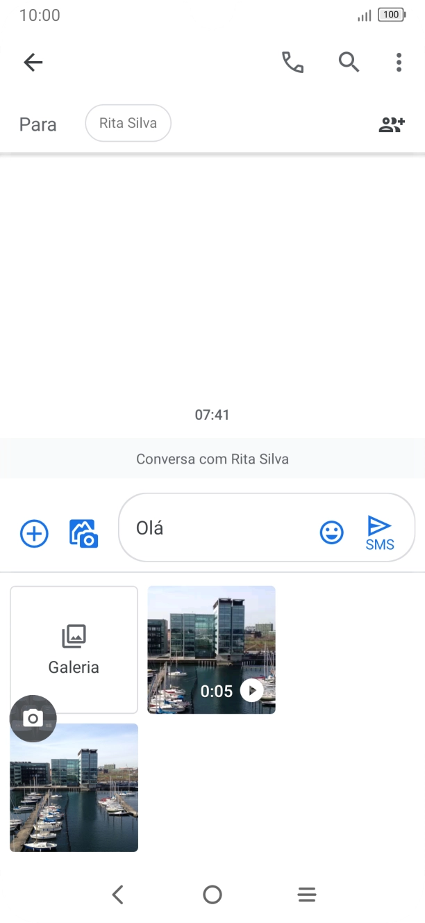 Prima Galeria e vá até à pasta pretendida.
